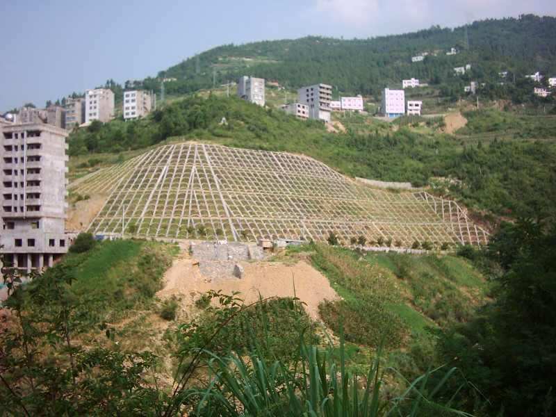 04长江三峡巴东黄家大沟高边坡治理.JPG